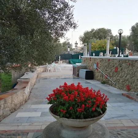 بيت للعطل Mia With Pool